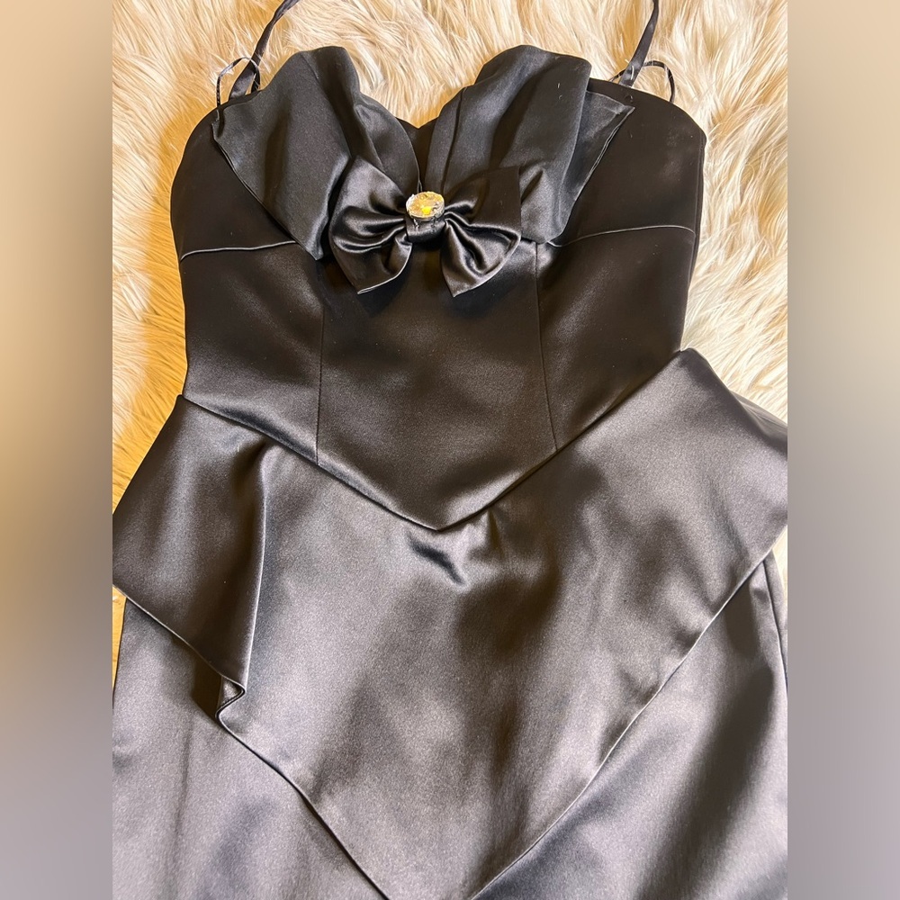 Vintage Bebe peplum pencil dress with bow - Picture 3 of 5